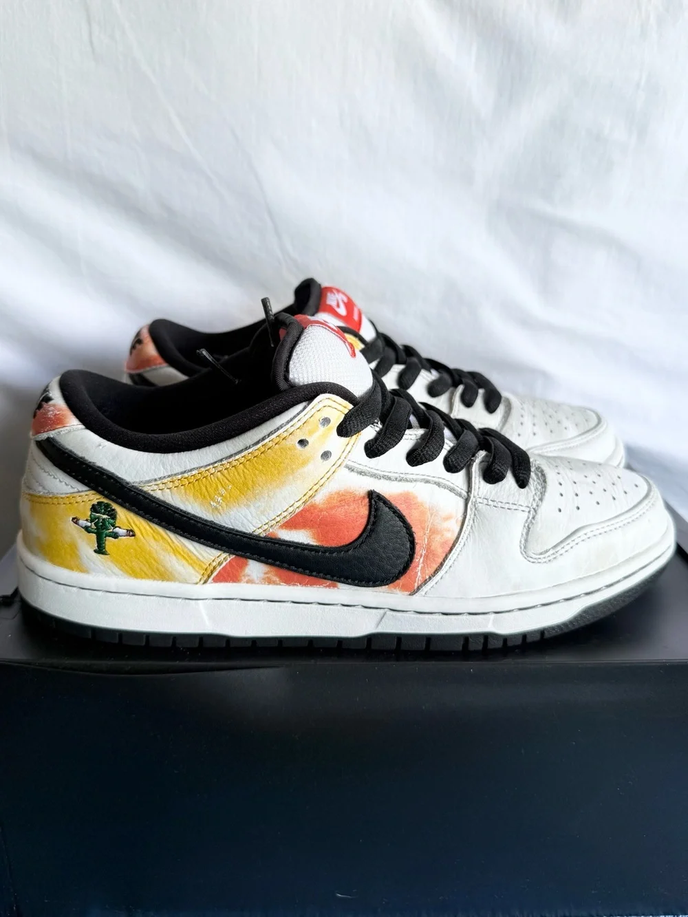 AUTHENTIC Nike SB Dunk Low Raygun Tie-Dye White size 8.5 BQ6832-101 2019 USED